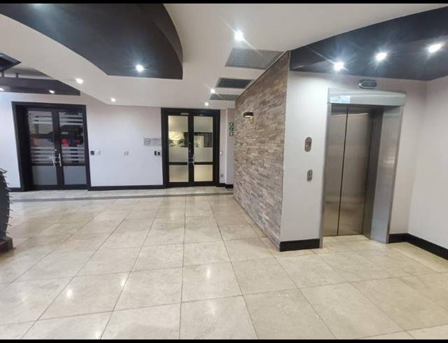 BUSINESS PROPERTY TO RENT IN CONSTANTIA KLOOF